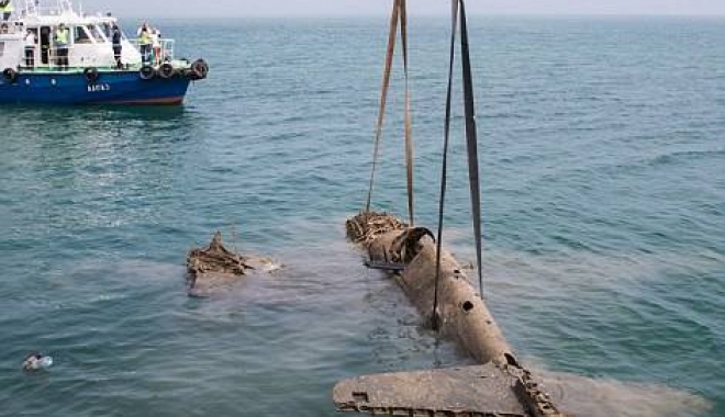 FOTO. AVION DE LUPTĂ DIN AL DOILEA RĂZBOI MONDIAL SCOS DIN APĂ, DUPĂ 70 DE ANI, DIN STRÂMTOAREA KERCH - 18386938151569048513113715266288-1494344610.jpg
