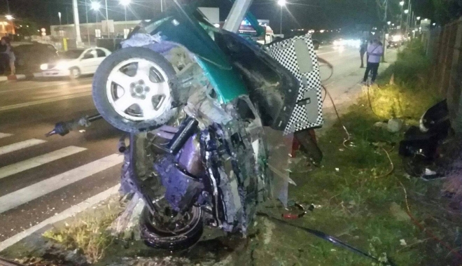 UPDATE / Galerie FOTO. GRAV ACCIDENT RUTIER LA CONSTANȚA. O PERSOANĂ ÎNCARCERATĂ! - 19368955136514306357242759835529-1497849012.jpg