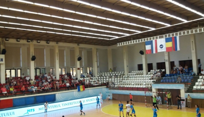 Handbal feminin / România - Franța, 26-25 în lupta pentru Trofeul Carpați - 19457894156205841049434461052365-1498326602.jpg
