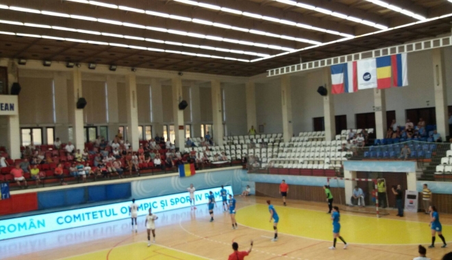Handbal feminin / România - Franța, 26-25 în lupta pentru Trofeul Carpați - 19478767156205791382772729241800-1498326610.jpg