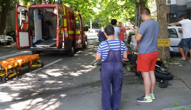 Galerie foto-video. ACCIDENT RUTIER GRAV. IMPACT PUTERNIC ÎNTRE O MOTOCICLETĂ ȘI O SKODA - 19551436149929840675960713264831-1498551741.jpg