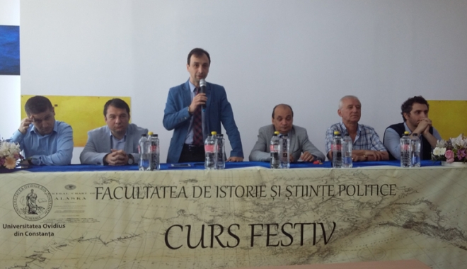 Adio, studenție! Cea de-a 25-a promoție a Facultății  de Istorie și-a finalizat studiile - cursfestiv2-1497790636.jpg