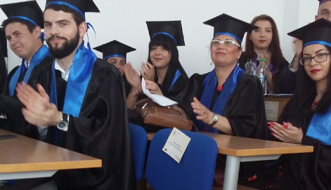 Adio, studenție! Cea de-a 25-a promoție a Facultății  de Istorie și-a finalizat studiile - cursfestiv4-1497790654.jpg