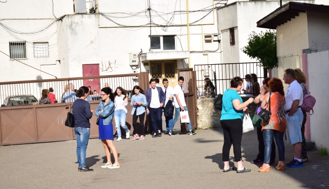 ÎNCEPE EVALUAREA NAȚIONALĂ. Absolvenții de clasa a VIII-a susțin astăzi proba la limba română - dsc0384-1497852969.jpg