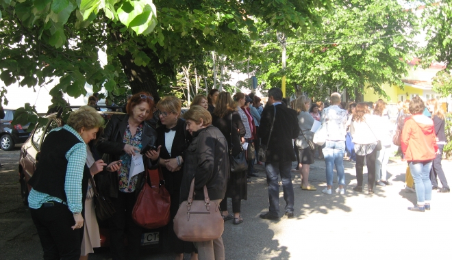 GALERIE FOTO. Grevă spontană la ANAF Constanța - grevaspontanaanaf5-1494918427.jpg