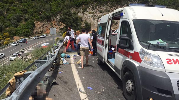 TRAGEDIE DE PROPORȚII, ÎN TURCIA. Un autocar s-a răsturnat. Peste 20 de morți - sondakikamugladaturotobusudevril-1494680736.jpg