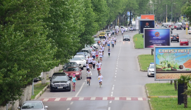 Sute de alergători, la ediția jubiliară a Crosului Național Olimpic - sute1-1497788779.jpg
