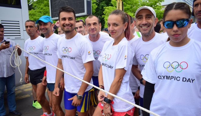 Sute de alergători, la ediția jubiliară a Crosului Național Olimpic - sute12-1497788820.jpg