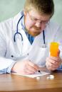 Foto : Teama b�rba�ilor de procedura de examinare a prostatei, nejustificat�