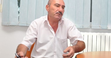 Foto : „Mai sun�-m� �i m�ine!... Mai treci pe la firm�!...“