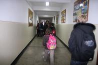 Foto : Elev de 16 ani, prins �n flagrant c�nd �i �antaja colegii