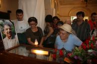 Foto : Sute de oameni au umplut Teatrul Fantasio ca s�-�i ia adio de la Jean Constantin