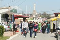 Foto : Const�n�enii au ie�it la gr�tar, turi�tii s-au sc�ldat �n apa m�rii