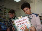 Foto : Ce mai citesc const�n�enii