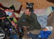 Foto : Maz�re �i-a �nceput campania pe spatele nevoia�ilor �i pe buzunarele const�n�enilor