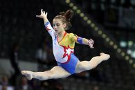 Foto : CS Farul o va achizi�iona pe gimnasta Ana Porgras