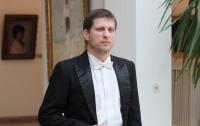 Foto : Baritonul Marius Eftimie de la „Oleg Danovski“ atac� public managementul din cultura const�n�ean� care i-a adus la sap� de lemn