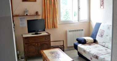 apartament-1327593780.jpg : Cum a ajuns Constan�a ora�ul cu cele mai ieftine locuin�e