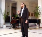 Foto : Concert de arii �n ambian�a artei plastice