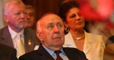 Foto : "Constan�a nu s-a cutremurat, de�i ar fi fost cazul"