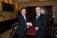 Foto : Protocol de colaborare �ntre Muftiatul Cultului Musulman din Rom�nia �i DYANET