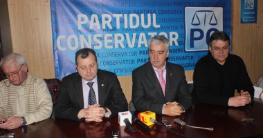 Foto : De ce a s�rit Banias din barca PDL �n bra�ele USL