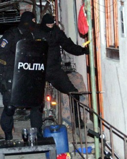 Foto : Regl�ri de conturi �n stil mafiot la Constan�a