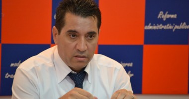 Foto : Bomb� �n PDL Constan�a / Mihai Petre candideaz� la Prim�ria Constan�a. Chiru tace
