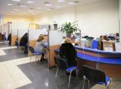 Foto : Bancherii reduc dob�nzile, dar �n�spresc normele de creditare