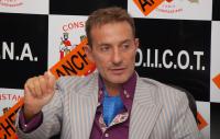 Foto : Maz�re s-a �ntors cu chef de „miloag�“ din Caraibe