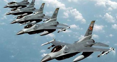 Foto : Bulgarii primesc cadou avioane americane de lupt� F-16 �n uz