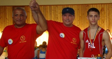 Foto : Ionu� Cara�, Alexandru Dumitru �i Mircea Ionescu, eroii na�ionalei Rom�niei