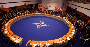 nato-1337377492.jpg : Summitul NATO, sub semnul crizei economice �i al Afganistanului