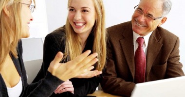 Foto : �tii s� te �ncurajezi singur? E�ti cople�it de… gura lumii?