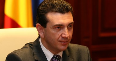 Foto : Cum a ajuns Maz�re la vorbele lui Palaz
