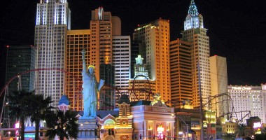 rugby-1328610992.jpg : Cine sunt rom�nii care vor s� dea lovitura la Las Vegas?