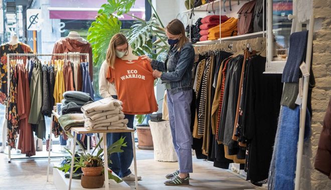 Magazinele, obligate să afişeze la reduceri cel mai scăzut preţ din ultimele 30 de zile înainte de ofertă