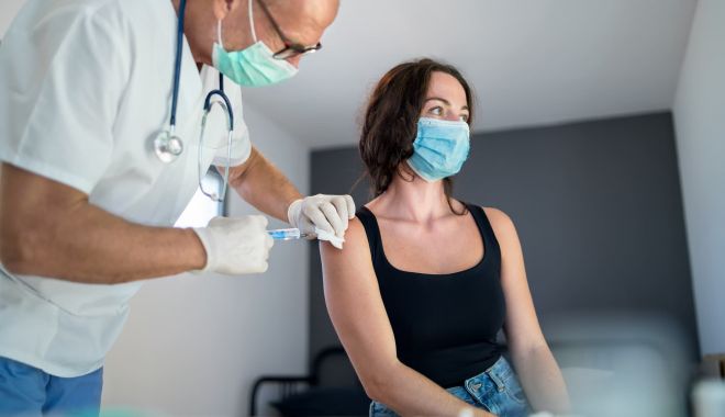 Angajaţii companiilor private se pot vaccina la locul de muncă