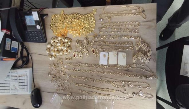 BIJUTERII ASCUNSE sub scaunul șoferului, găsite de polițiștii de frontieră