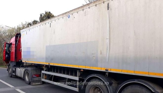 Încă un camion cu deșeuri oprit la graniță!