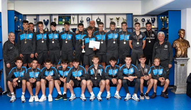 Fotbal / Trei echipe ale Academiei Hagi au devenit campioane județene