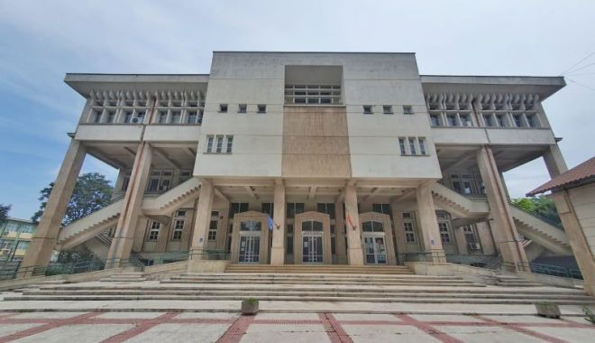 Constănţenii pot merge, din nou, în sălile de lectură ale Bibliotecii „Ioan N. Roman”