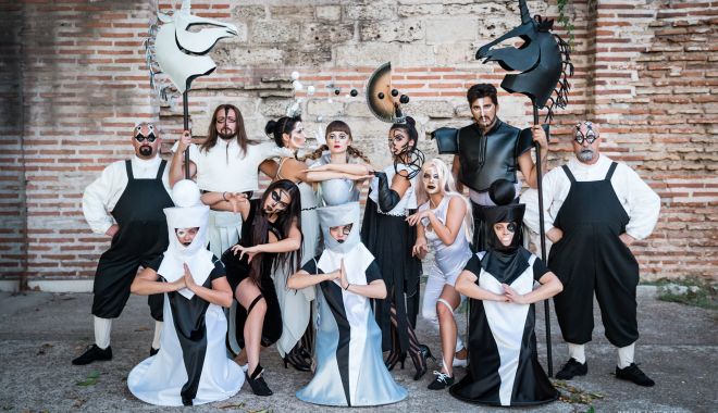 „Alice în ţara oglinzilor”, din nou, pe scena Teatrului pentru Copii „Căluţul de mare”