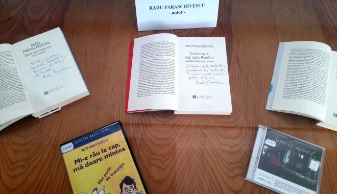 Expoziție de carte și presă în holul Bibliotecii Județene