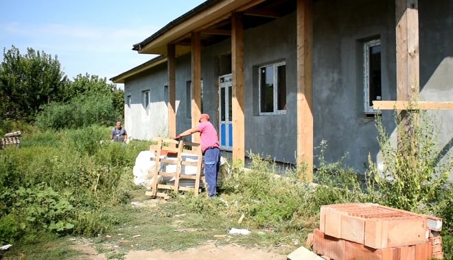 Lucrările de la locuinţele protejate de la Nicolae Bălcescu avansează