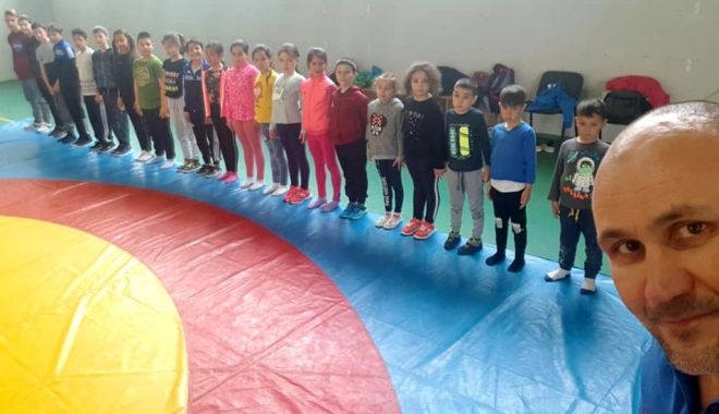 Lupte / Vasile Vicol începe munca de antrenor la Liceul cu Program Sportiv Constanţa