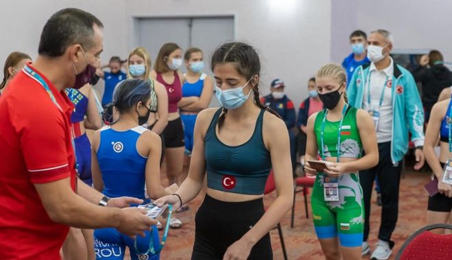 Lupte / Joi, deschiderea oficială a Campionatului Mondial de lupte pe plajă de la Constanţa