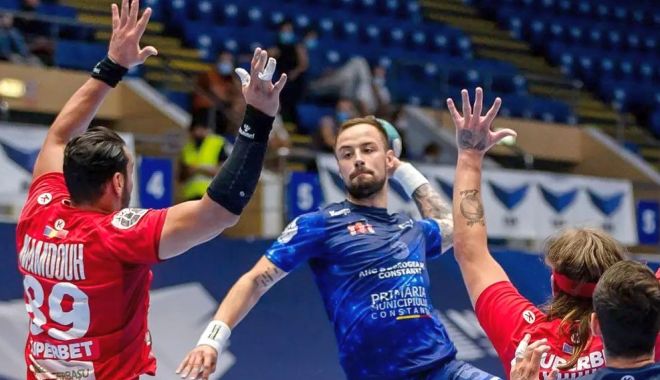 Doi handbalişti de la HC Dobrogea Sud, sub comanda selecţionerului Xavier Pascual