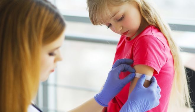Valeriu Gheorghiță: Așteptăm ca în următoarele 2 luni să se autorizeze vaccinarea copiilor de peste 12 ani