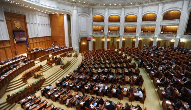 Lipsă de cvorum din nou în ședința Parlamentului unde trebuia stabilit calendarul moțiunii USR-PLUS și AUR